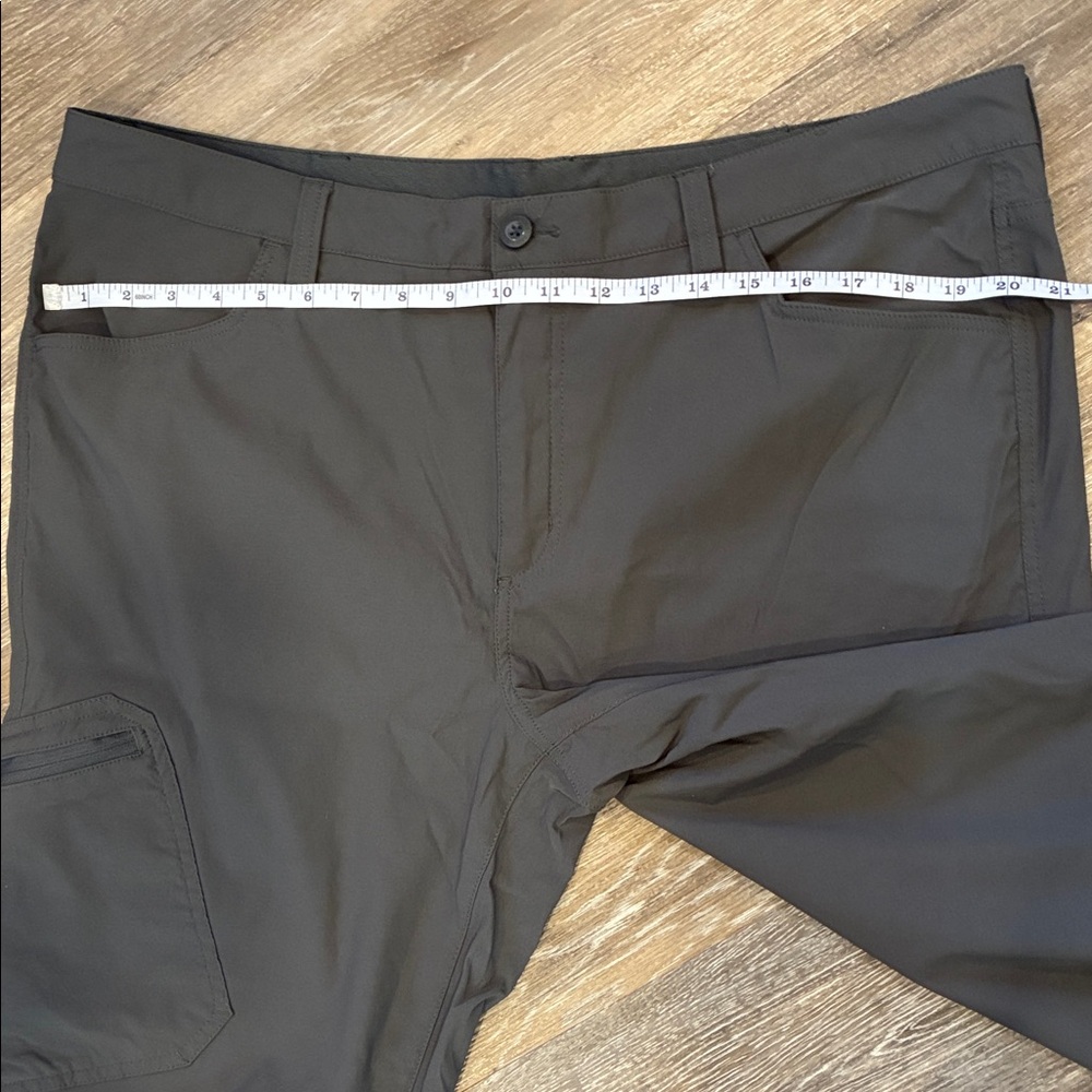 Eddie Bauer Men's Performance Dark Gray Pants - Picture 7 of 8